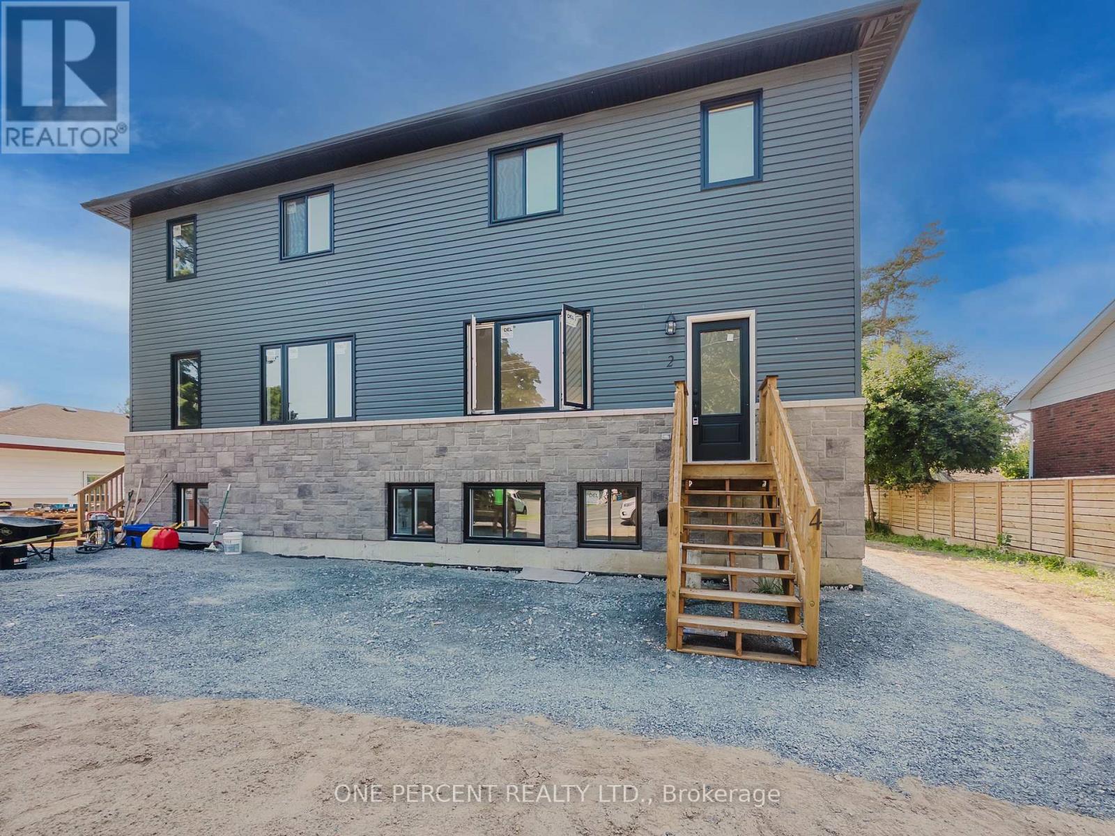 53 Lakeview Ave, Kingston, ON K7M 3T4