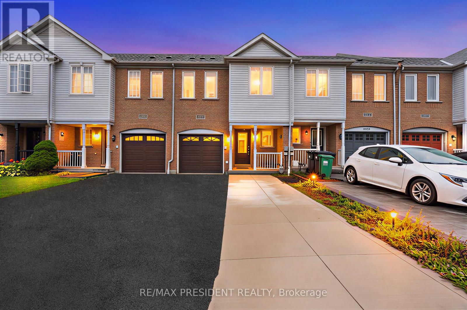 3152 Angel Pass Dr, Mississauga, ON L5M 7R5