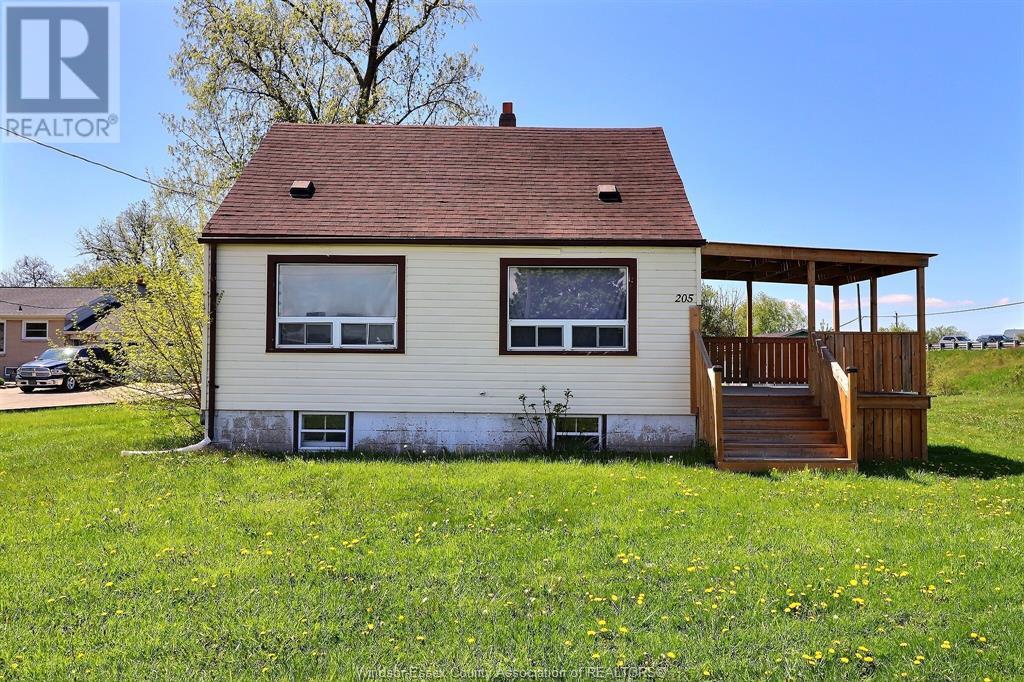 205 E Pike Creek Rd, Lakeshore, ON N8N 2L9