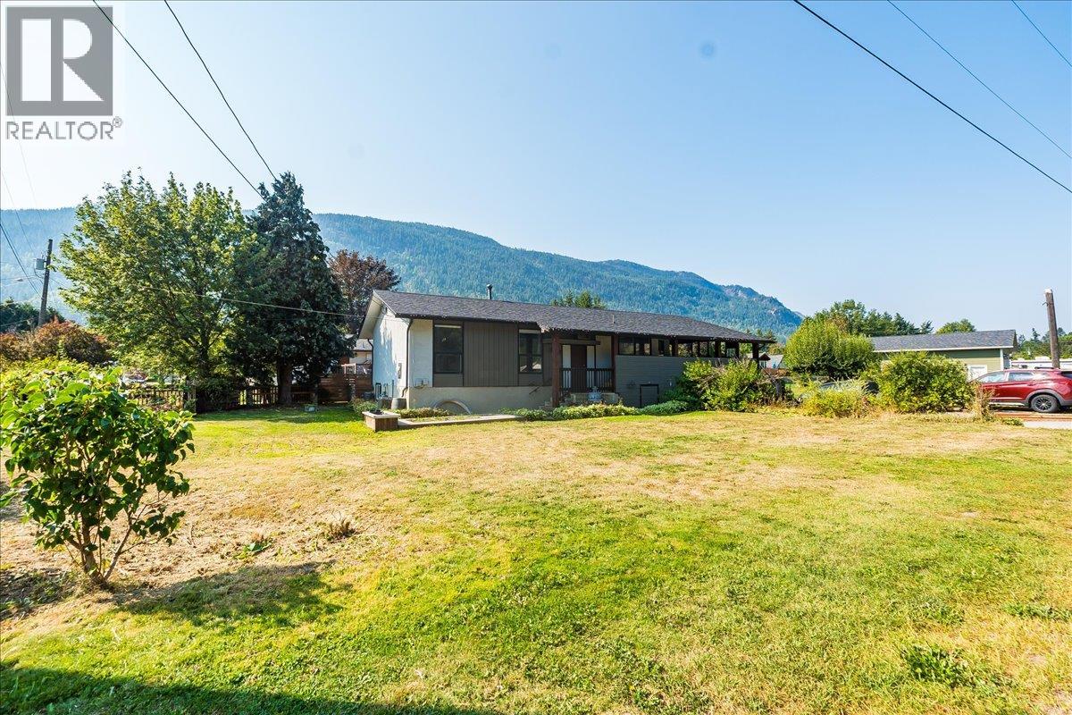 1056 Clarke Rd, Castlegar, BC V1N 4V8