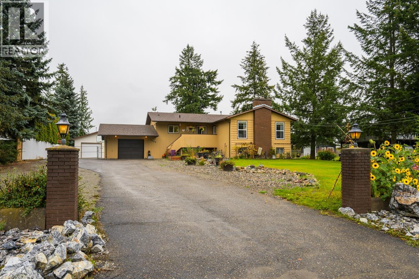 3582 Rosia Rd, Prince George, BC V2K 4Y6