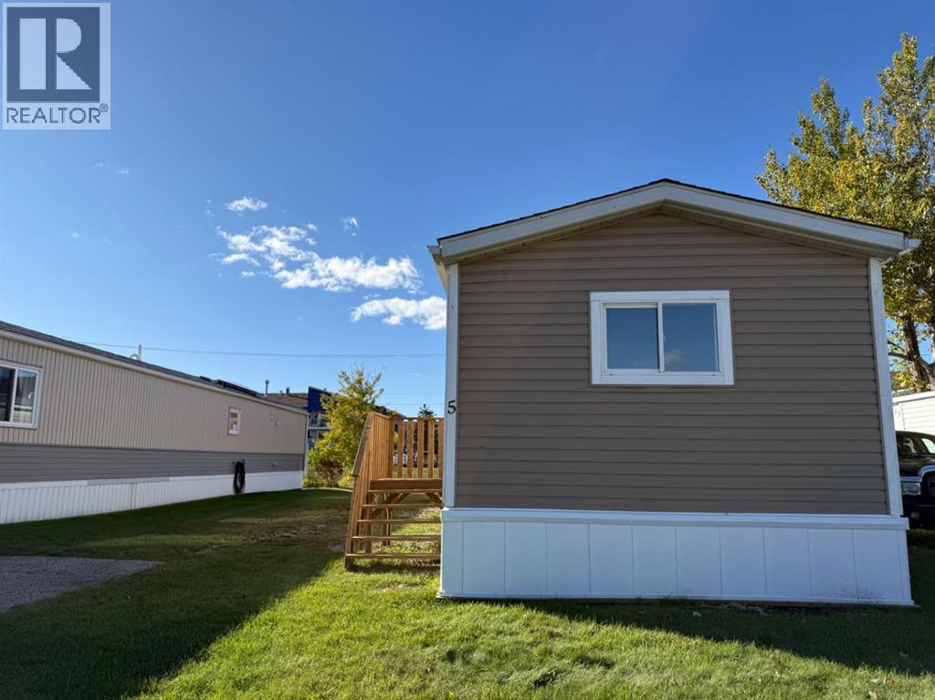 9531 98 Street #unit 5, Grande Prairie, AB T8V 2B6
