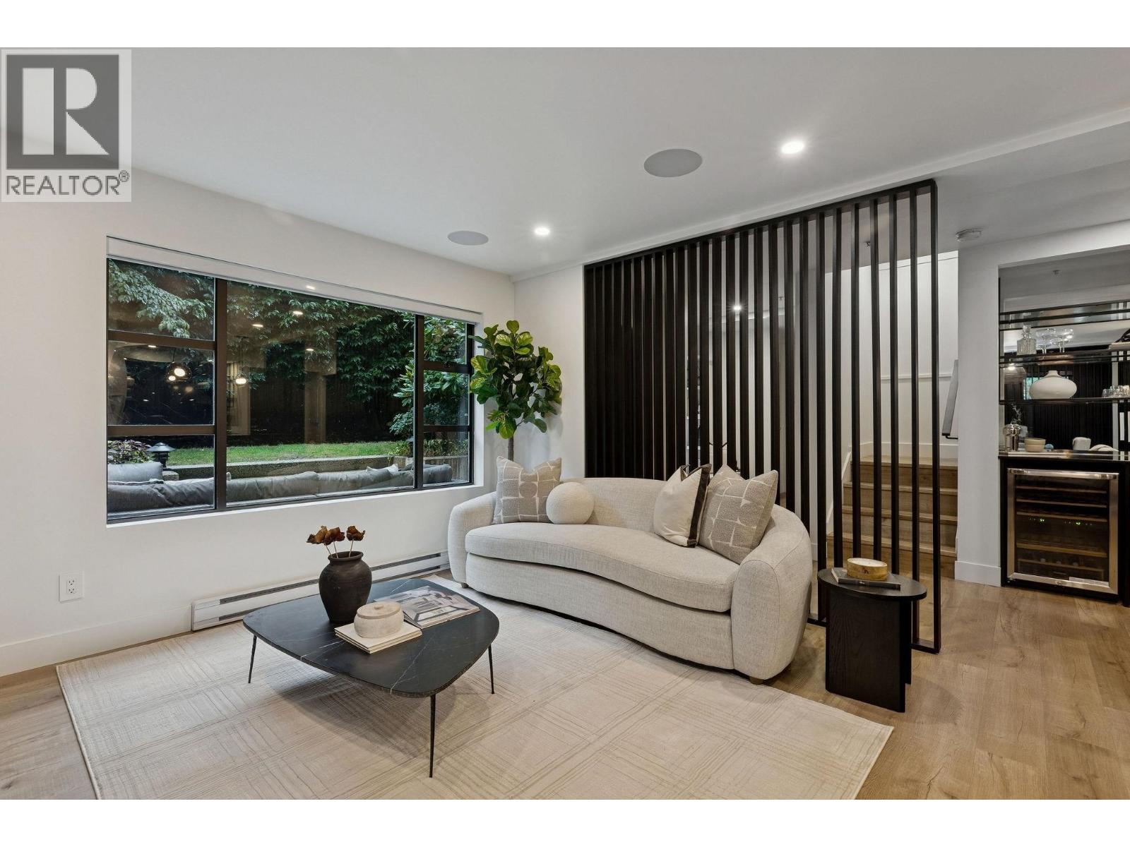 2119 Yew Street Unit 104, Vancouver, BC V6K 3G6