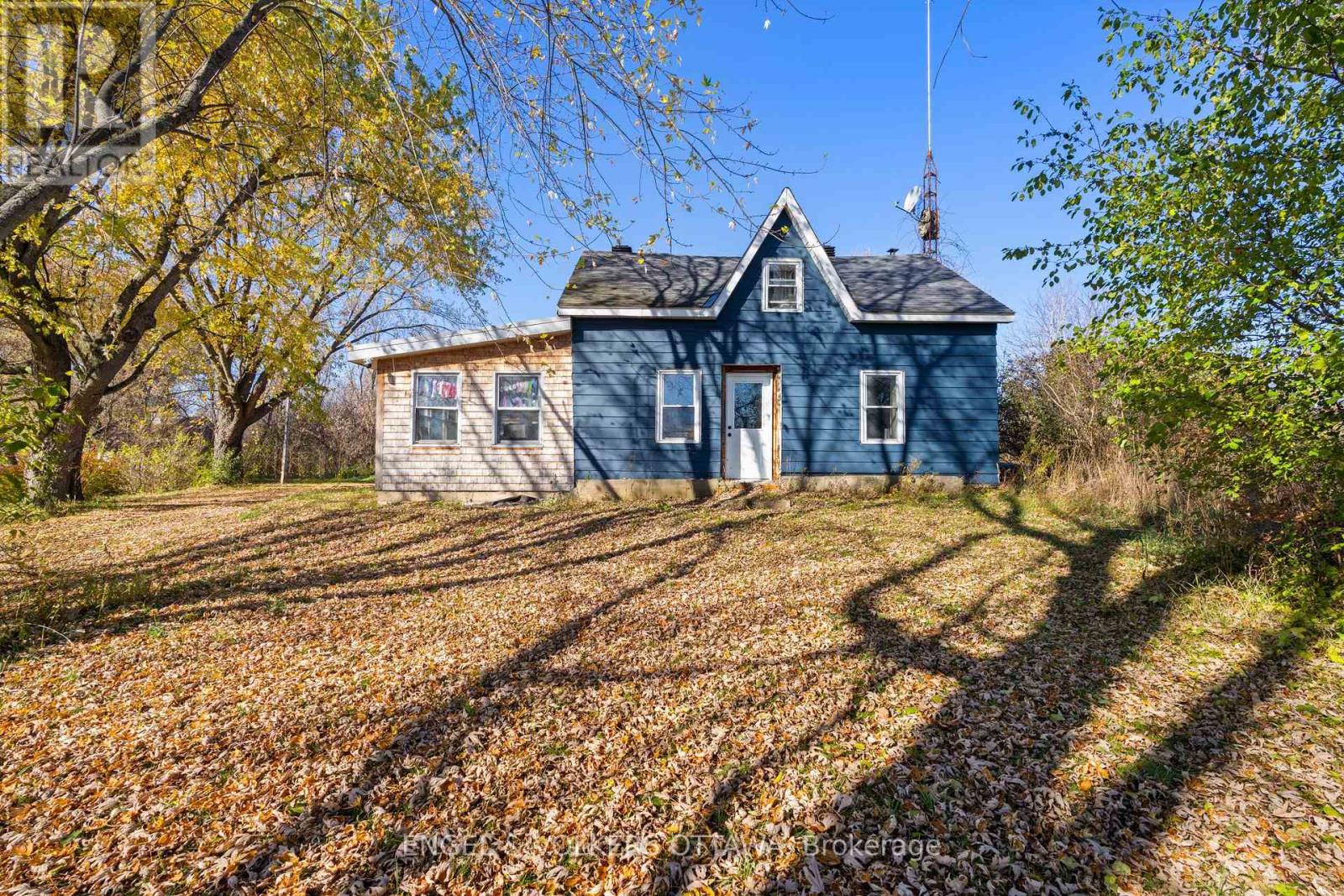 3749 Donnelly Dr, Ottawa, ON K0G 1J0