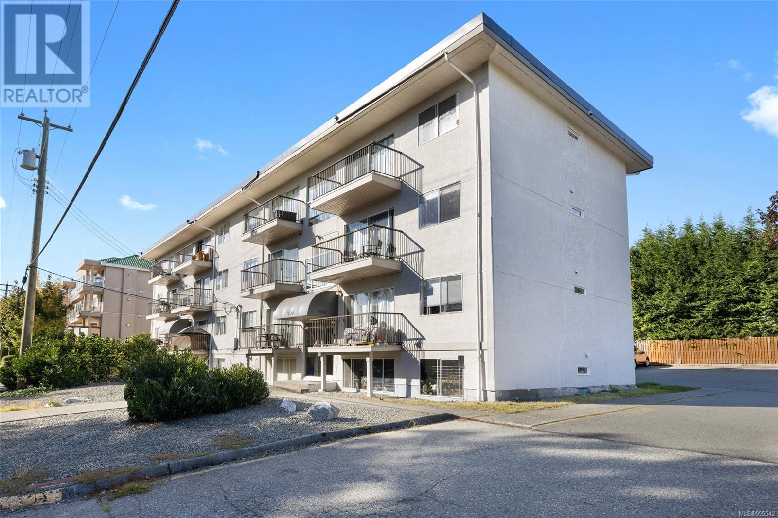 1630 Crescent View Dr Unit 3 Dr, Nanaimo, BC V9S 2N5