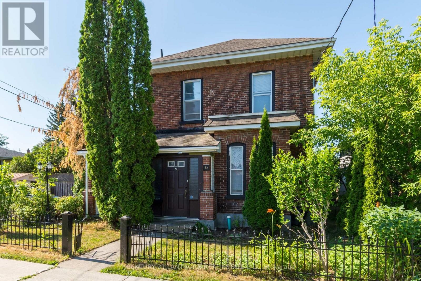 53 Crown St, Quinte West, ON K8V 1P1