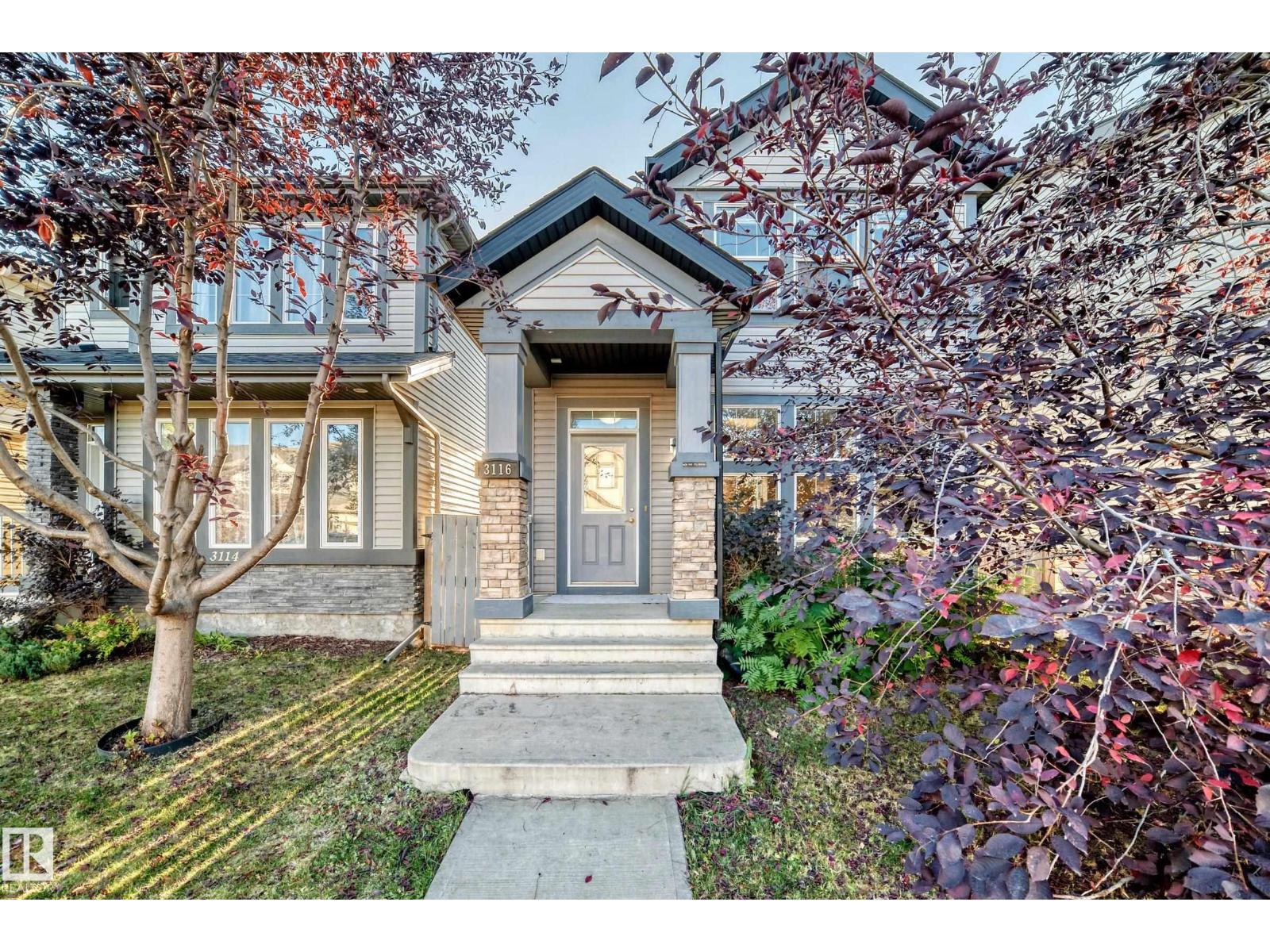 3116 Arthurs Cr SW, Edmonton, AB T6W 2H7