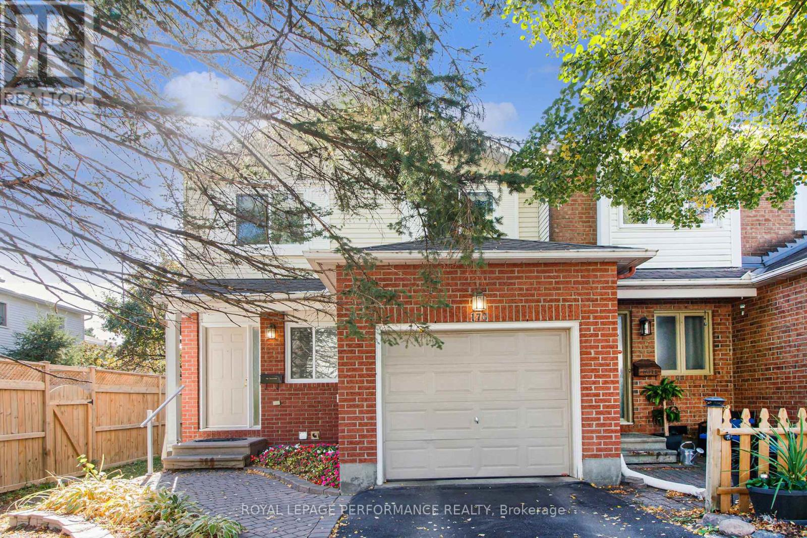 170 Midsummer Ter, Ottawa, ON K1E 3V6