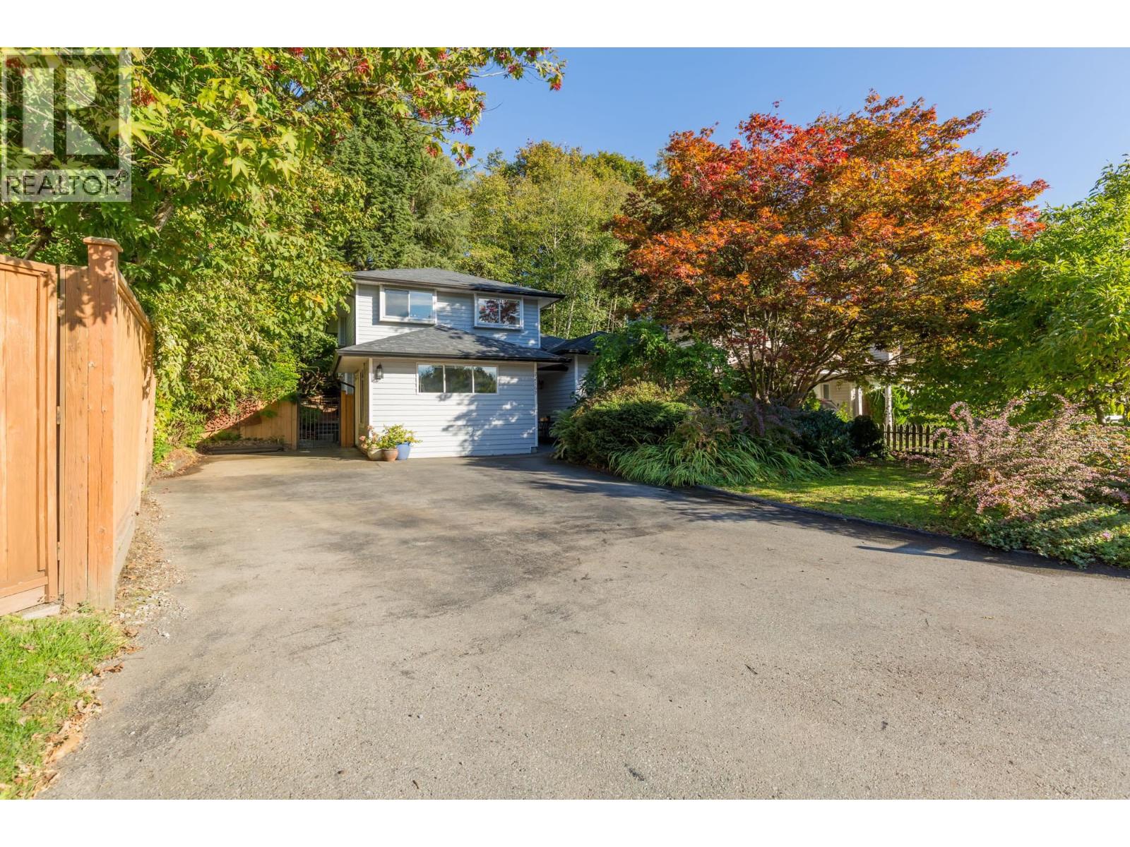 22169 River Bnd, Maple Ridge, BC V2X 9C1