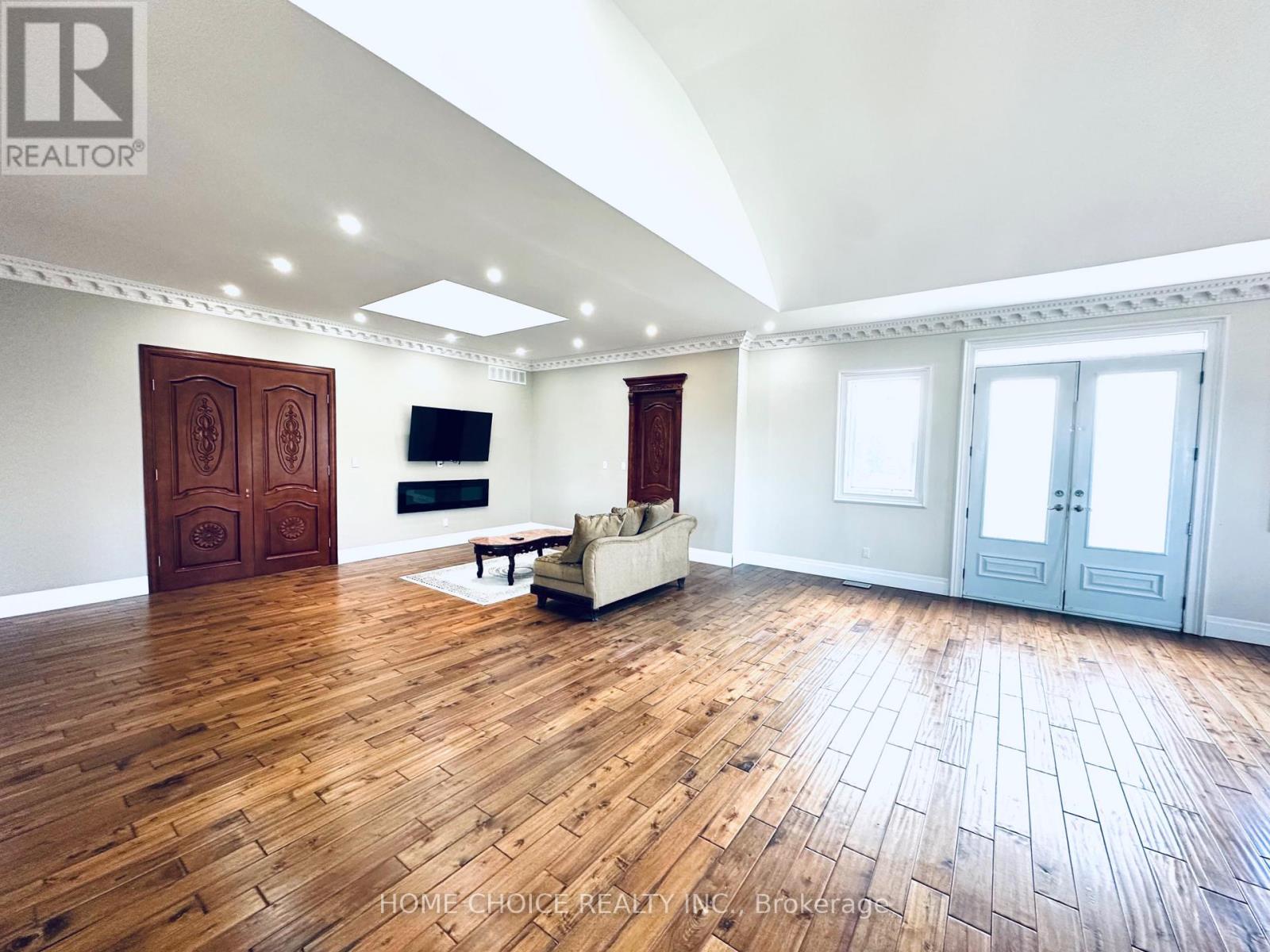 3 Stanley Carberry Dr, Brampton, ON L6P 0C2