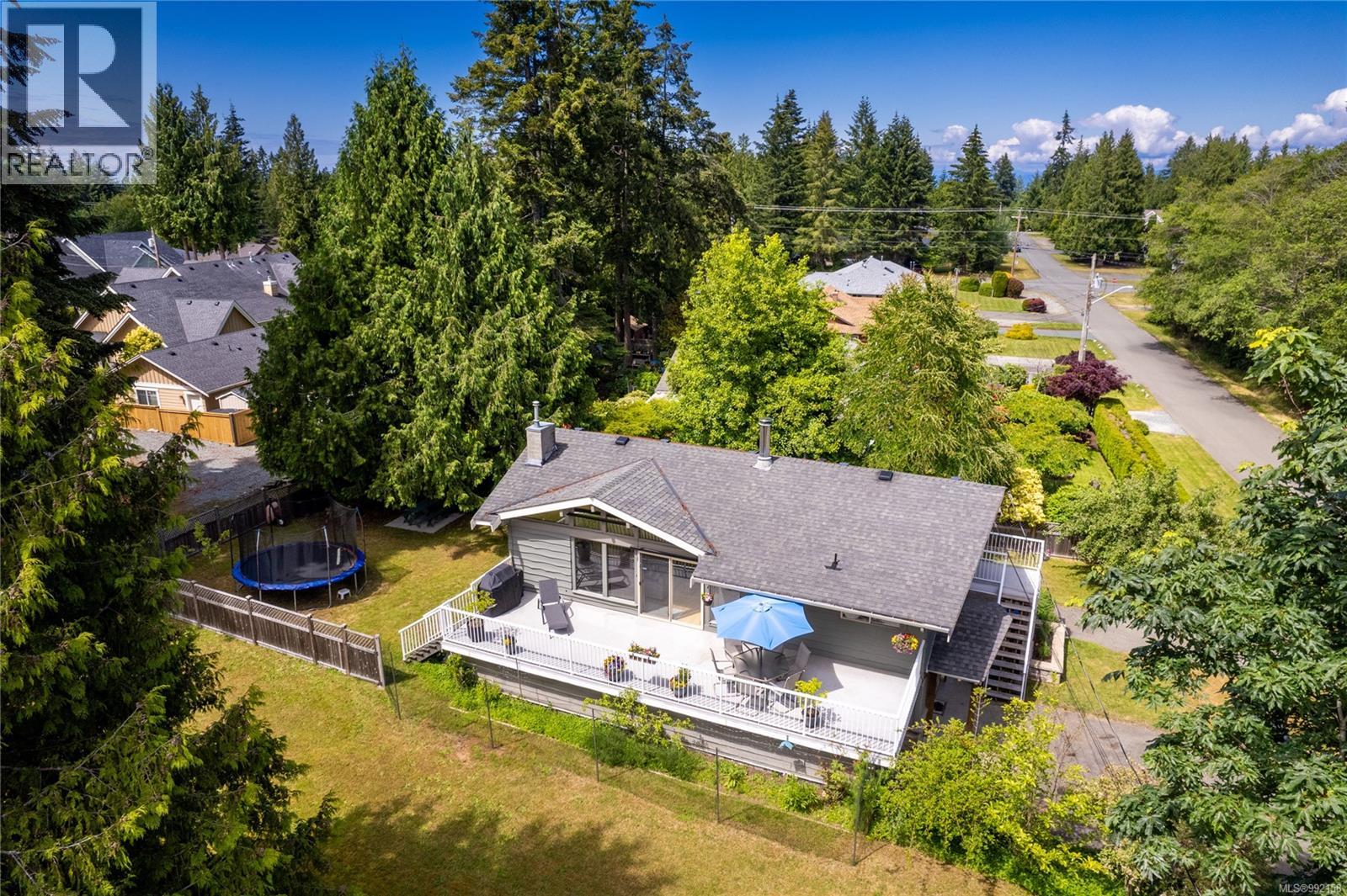 365 First Ave W, Qualicum Beach, BC V9K 1H6