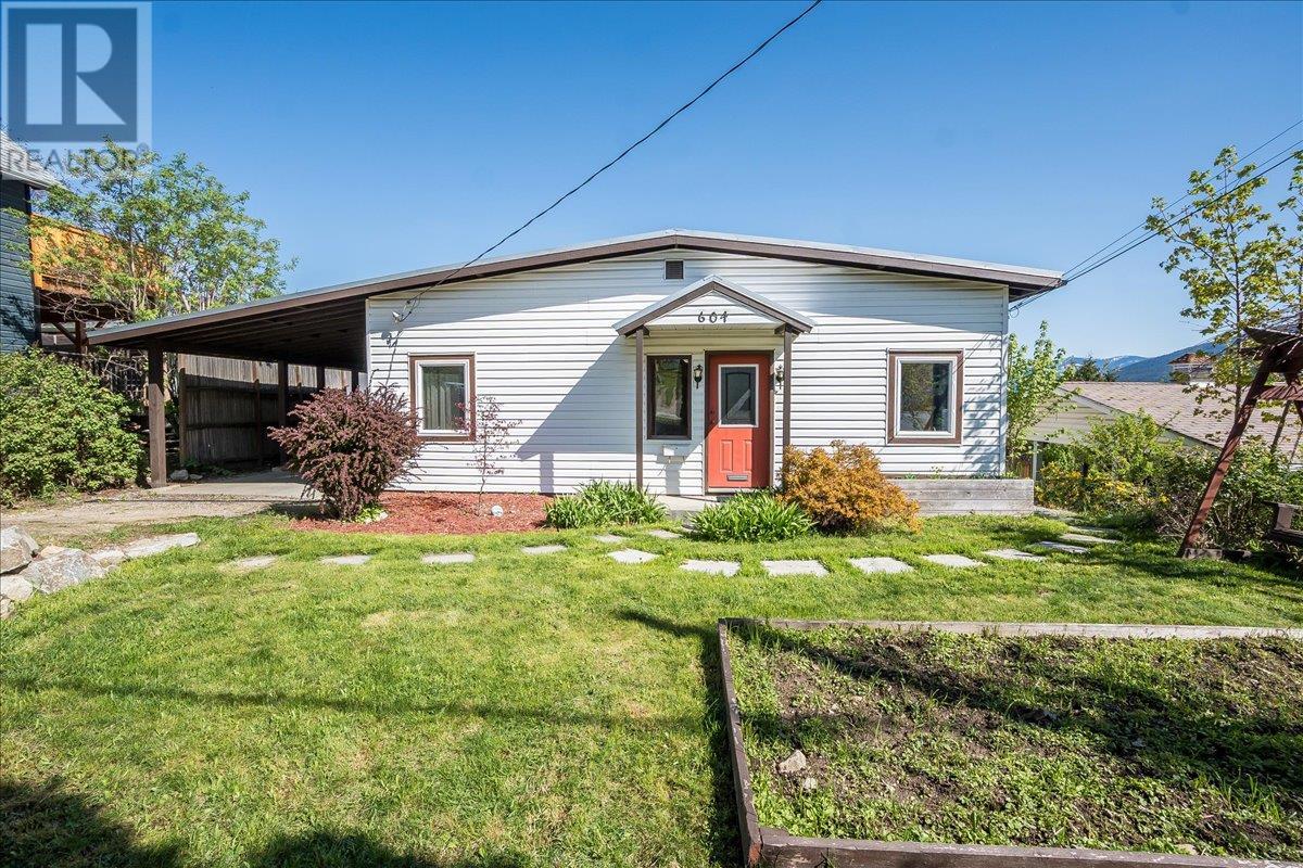 604 Wasson St, Nelson, BC V1L 3G7