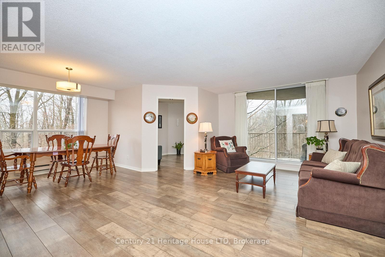 317 8111 Forest Glen Dr, Niagara Falls, ON L2H 2Y7