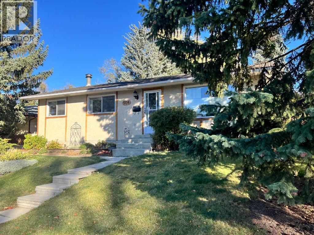 508 Canterbury Dr SW, Calgary, AB T2W 1J5