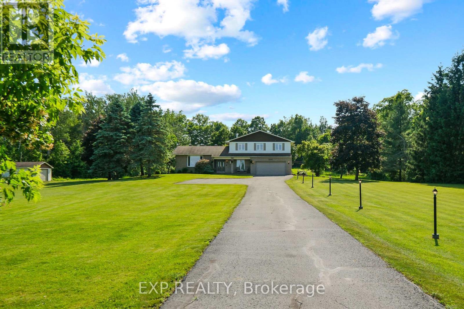 1376 Macdonald Rd, Russell, ON K4R 0K1