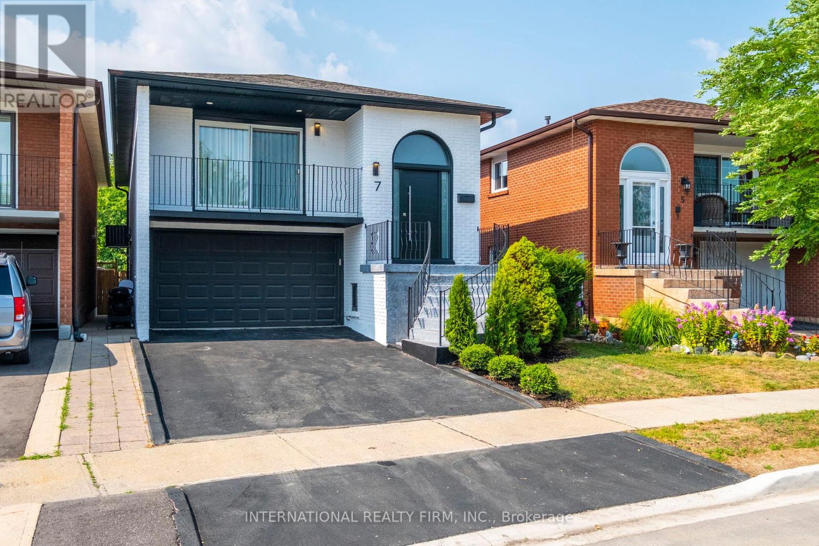 7 Boyne Highlands Ct, Vaughan Glen Shields, ON L4K 1K4