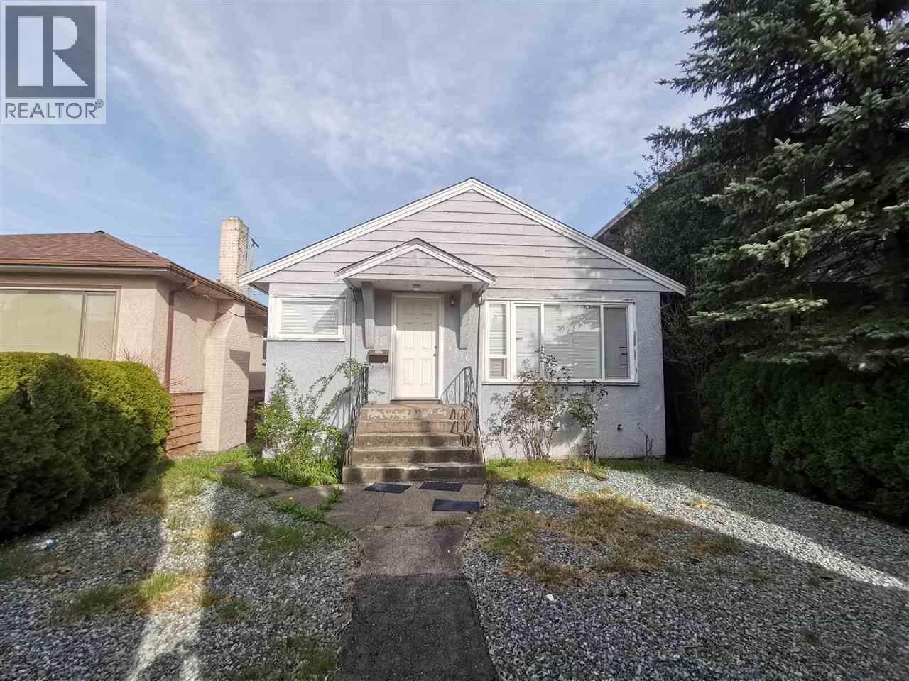 8556 Oak St, Vancouver, BC V6P 4B1