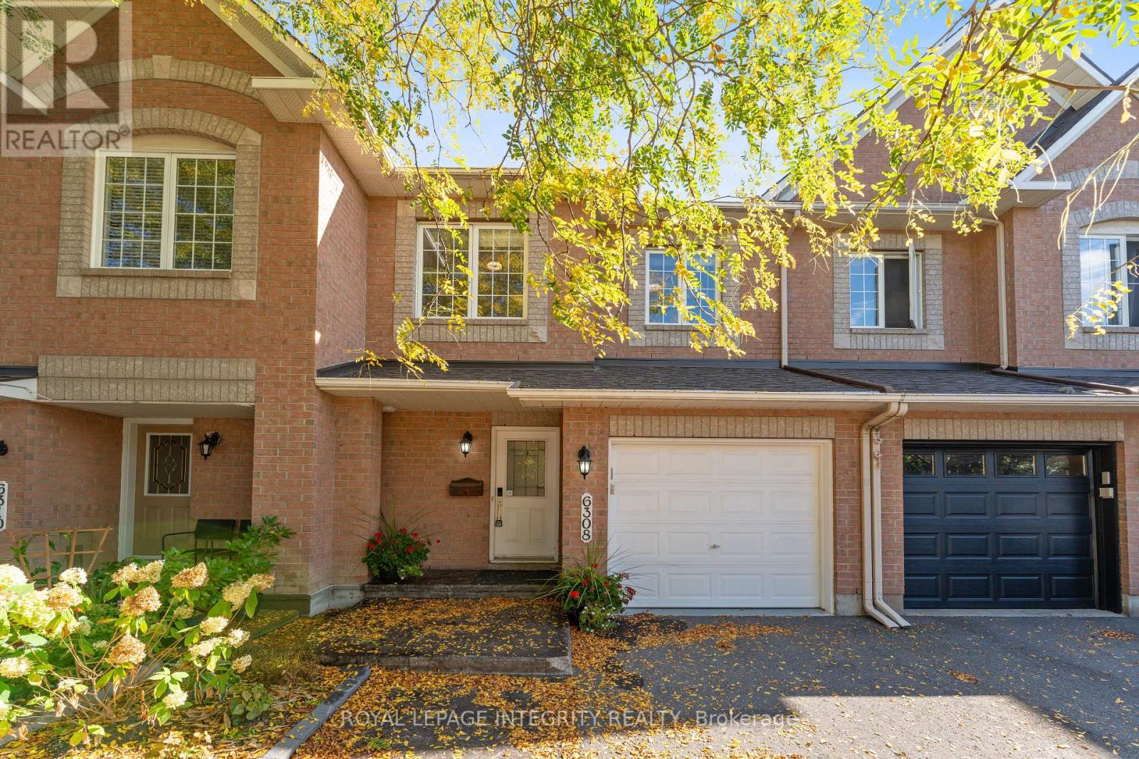 6308 Sablewood Pl, Ottawa, ON K1C 7M6