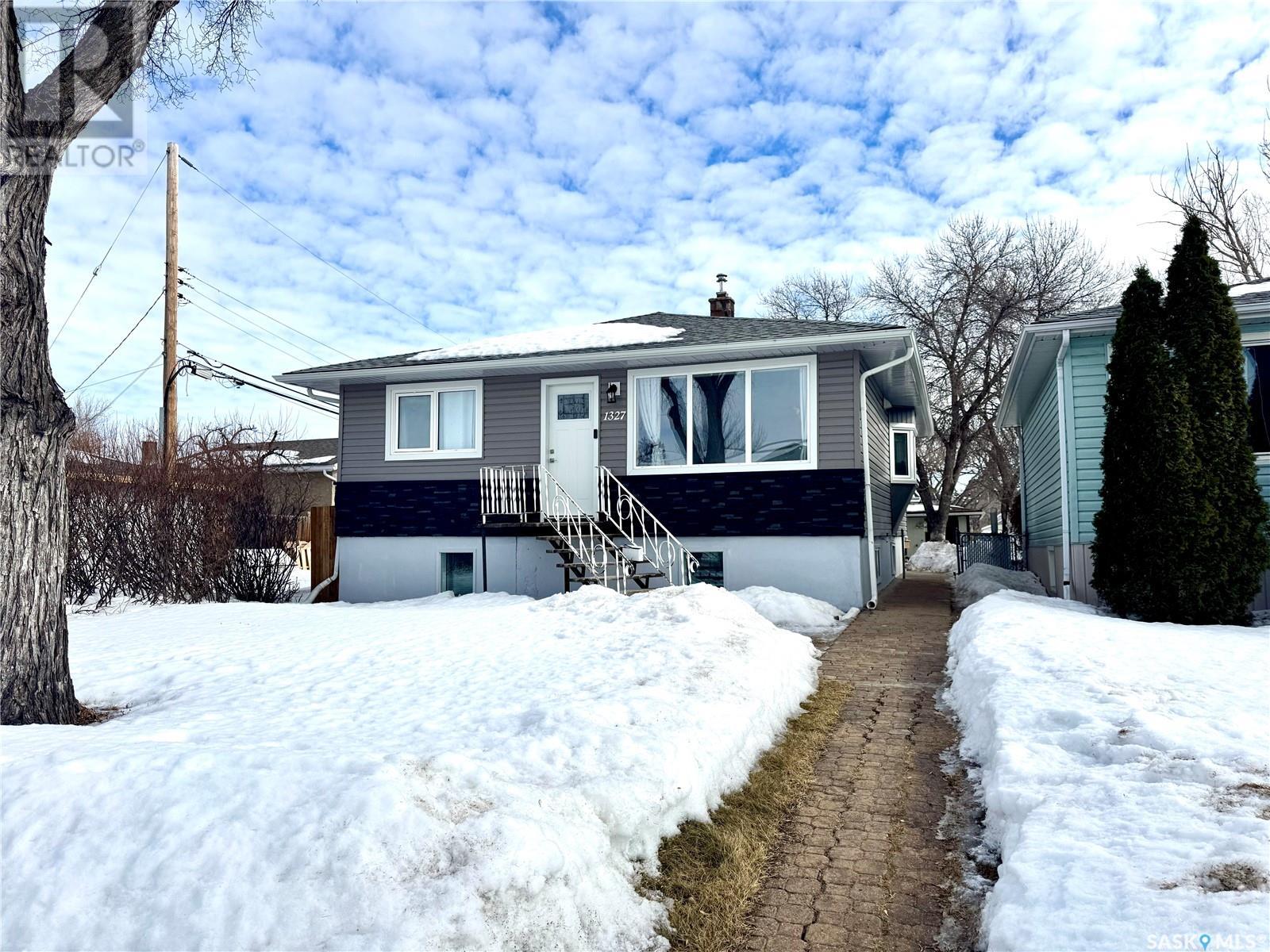 1327 Royal St, Regina, SK S4T 5A2