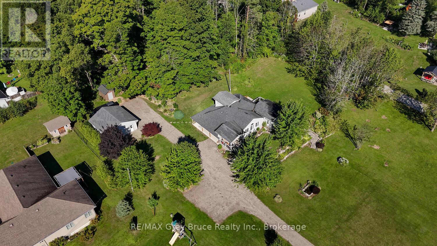 106 Drivein Cres, Georgian Bluffs, ON N4K 5N7