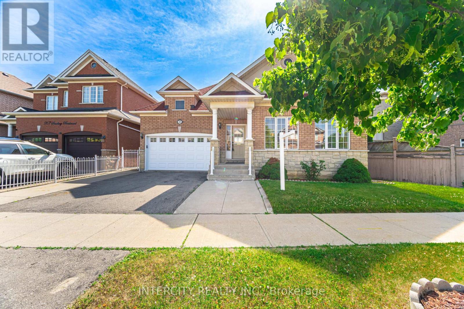 203 Starling Blvd, Vaughan, ON L4H 3J4