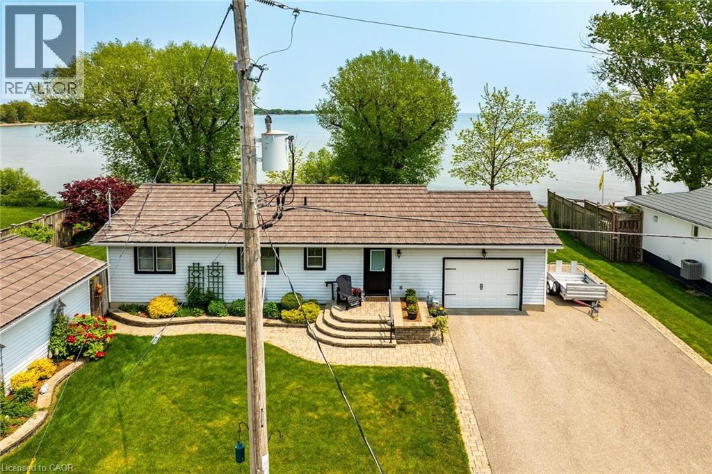 92 Hoover Point Ln, Selkirk, ON N0A 1P0