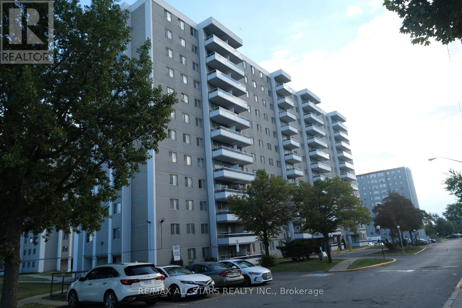 109 200 Lotherton Pathway, Toronto, ON M6B 3Y4