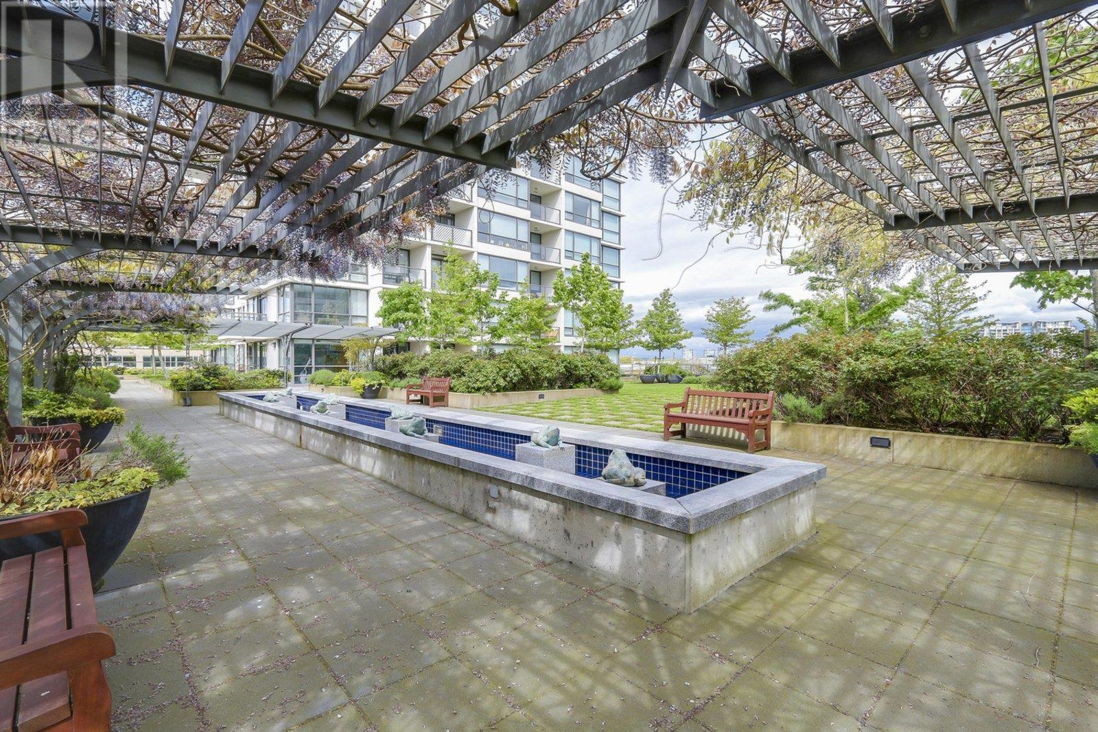5645 Barker Avenue Unit 103, Burnaby, BC V5H 3Z5