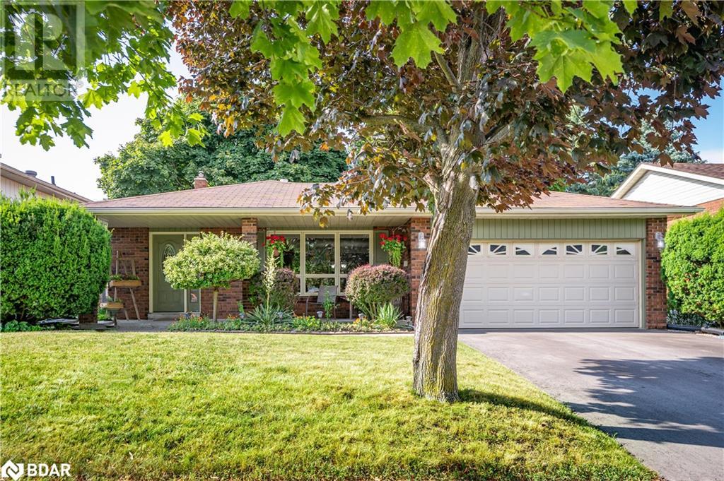 10 Grand Pl, Barrie, ON L4N 4Y3