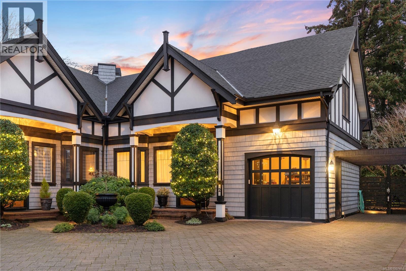 906 Pemberton Rd Unit 2 Rd, Victoria, BC V8S 3R4
