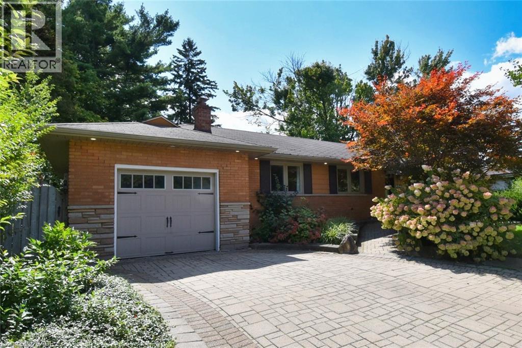 454 Evergreen Ave, Hamilton, ON L9G 2P8