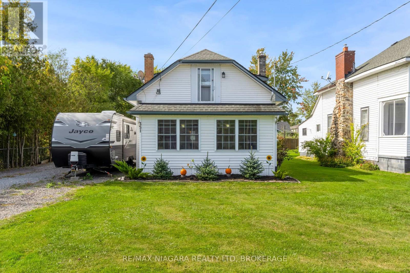 351 Crescent Rd W, Fort Erie, ON L2A 4P4