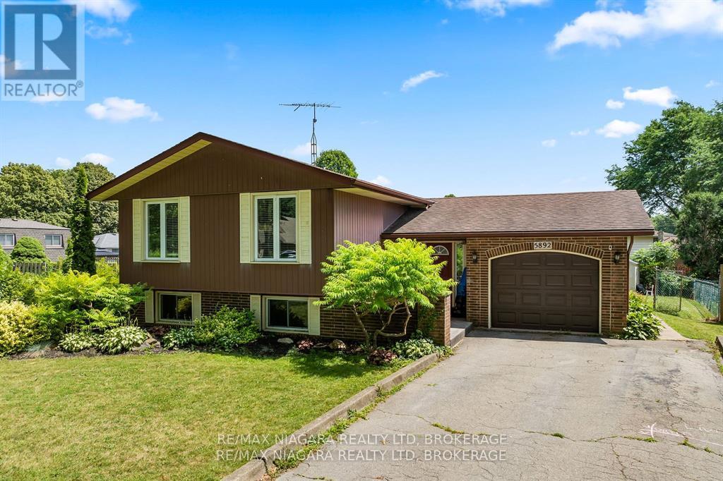 5892 Theresa St, Niagara Falls, ON L2J 2A3