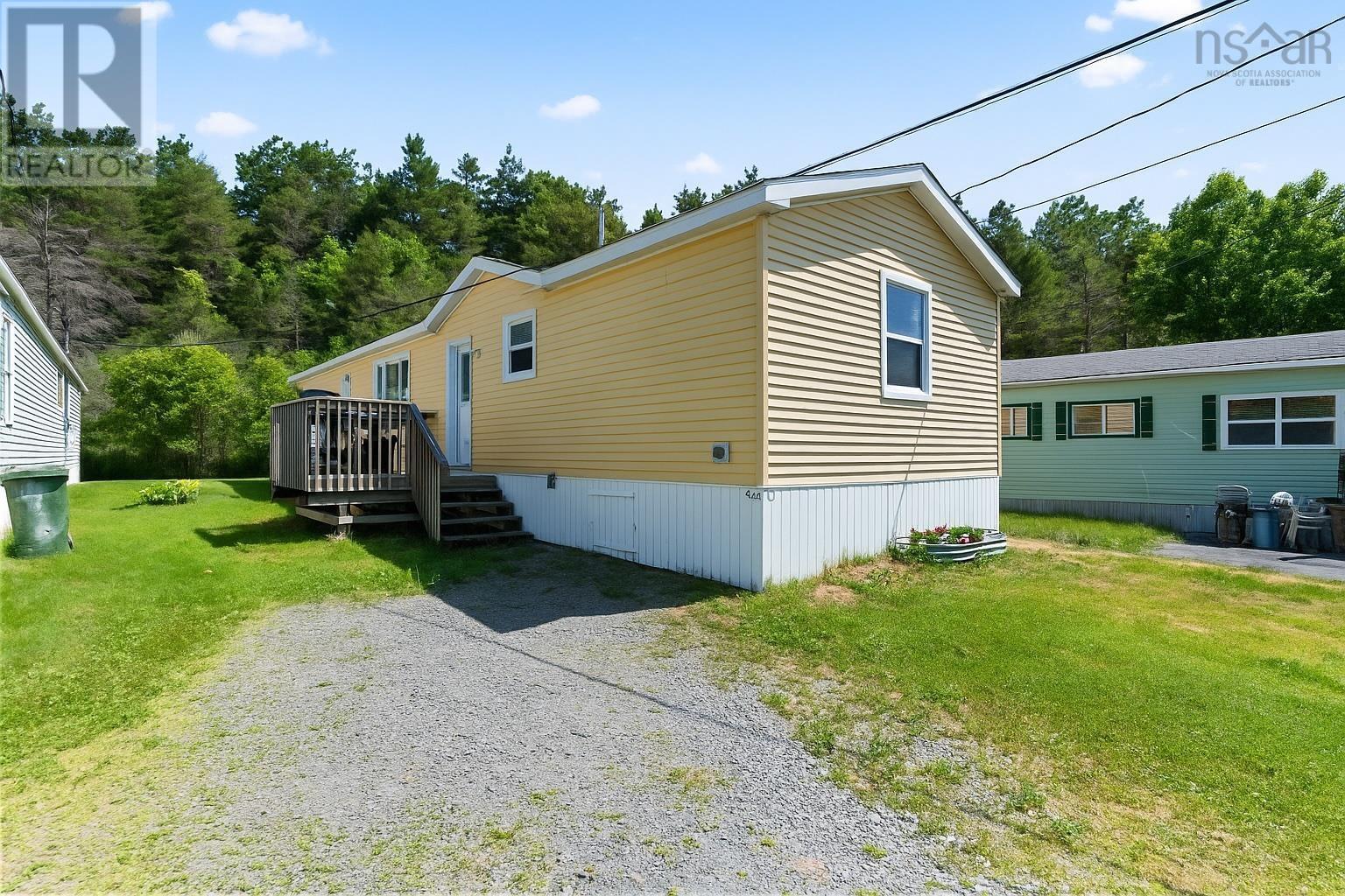 18 Parkview Dr, Middle Sackville, NS B4E 1B6