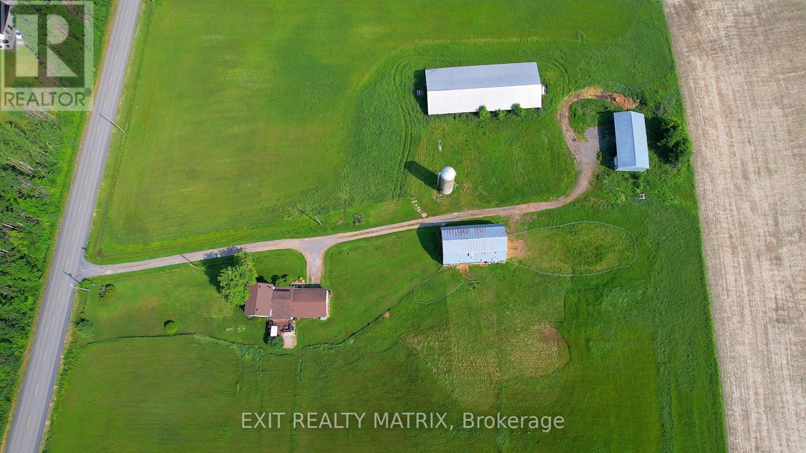 1467 Wade Rd, Russell, ON K4R 1E5