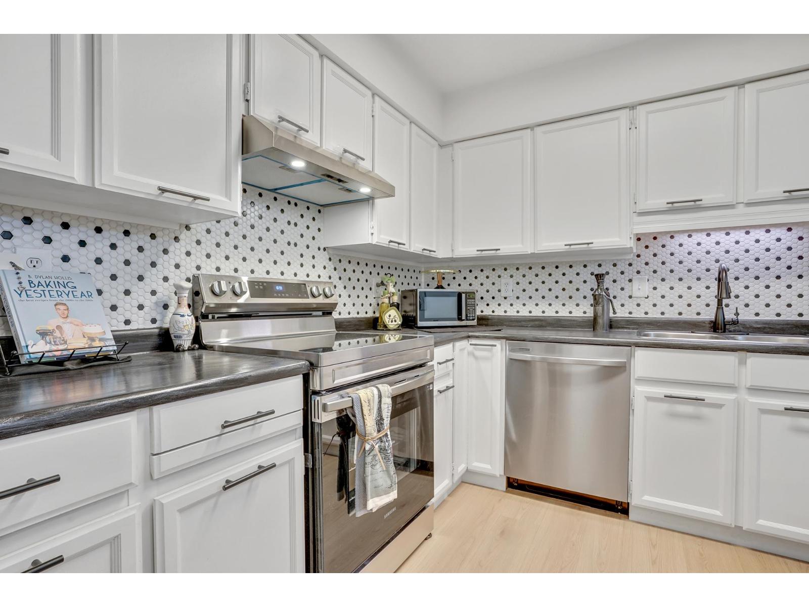 33490 Cottage Lane Unit 310, Abbotsford, BC V2S 6B8