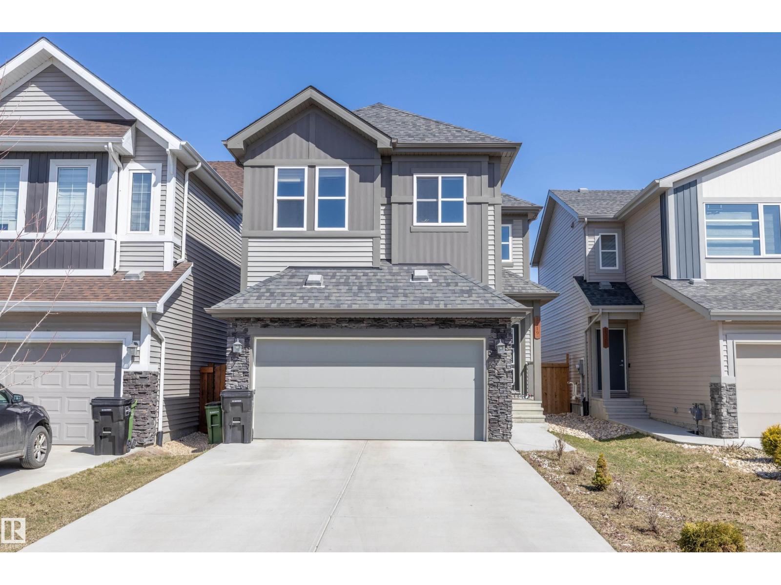 3319 Checknita Common SW, Edmonton, AB T6W 4E8