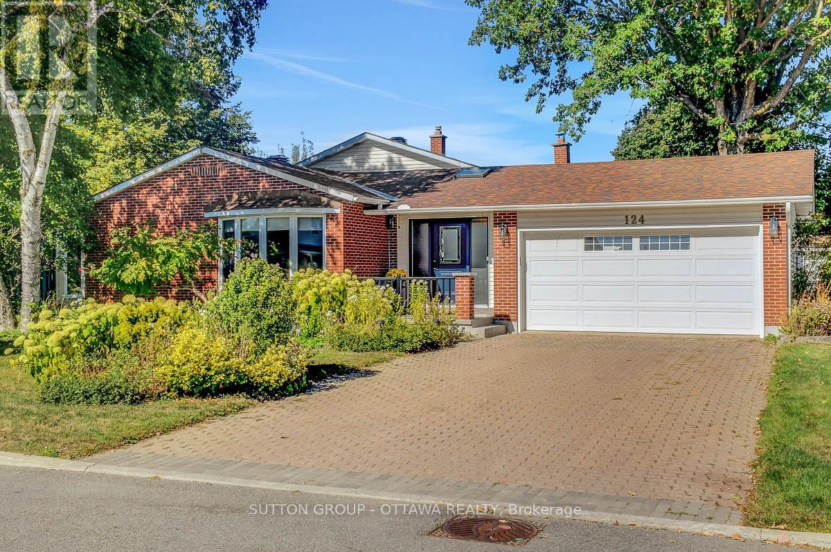124 Post Rd, Ottawa, ON K2L 1L2