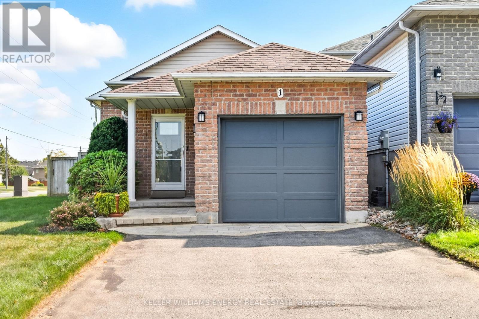 1 Daiseyfield Ave, Clarington, ON L1E 3E8