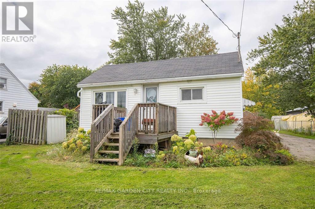 1377 Merrittville Hwy, Thorold, ON L3B 5N5