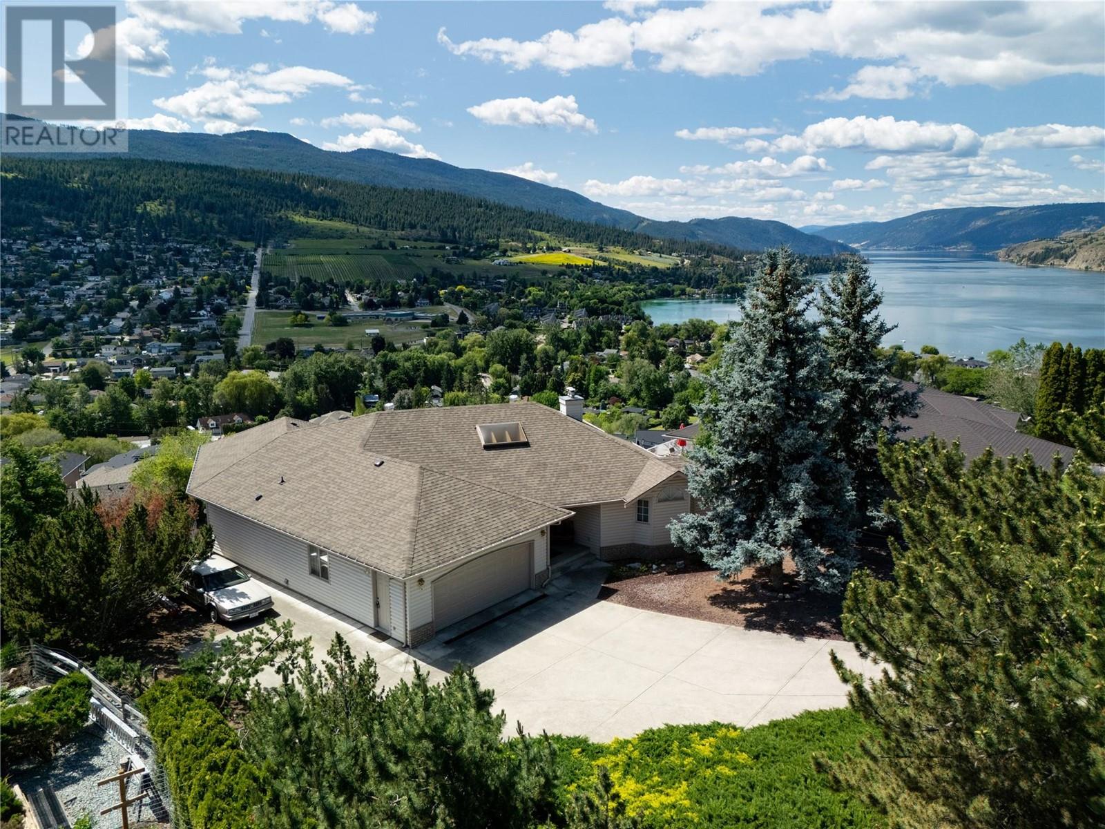 8827 Michael Dr, Coldstream, BC V1B 2P5