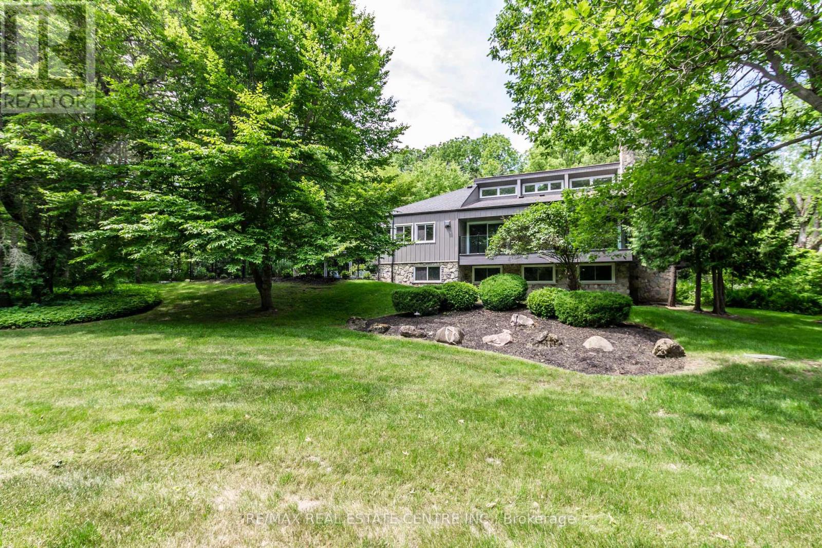 6353 Mcniven Rd, Burlington, ON L7P 0K1