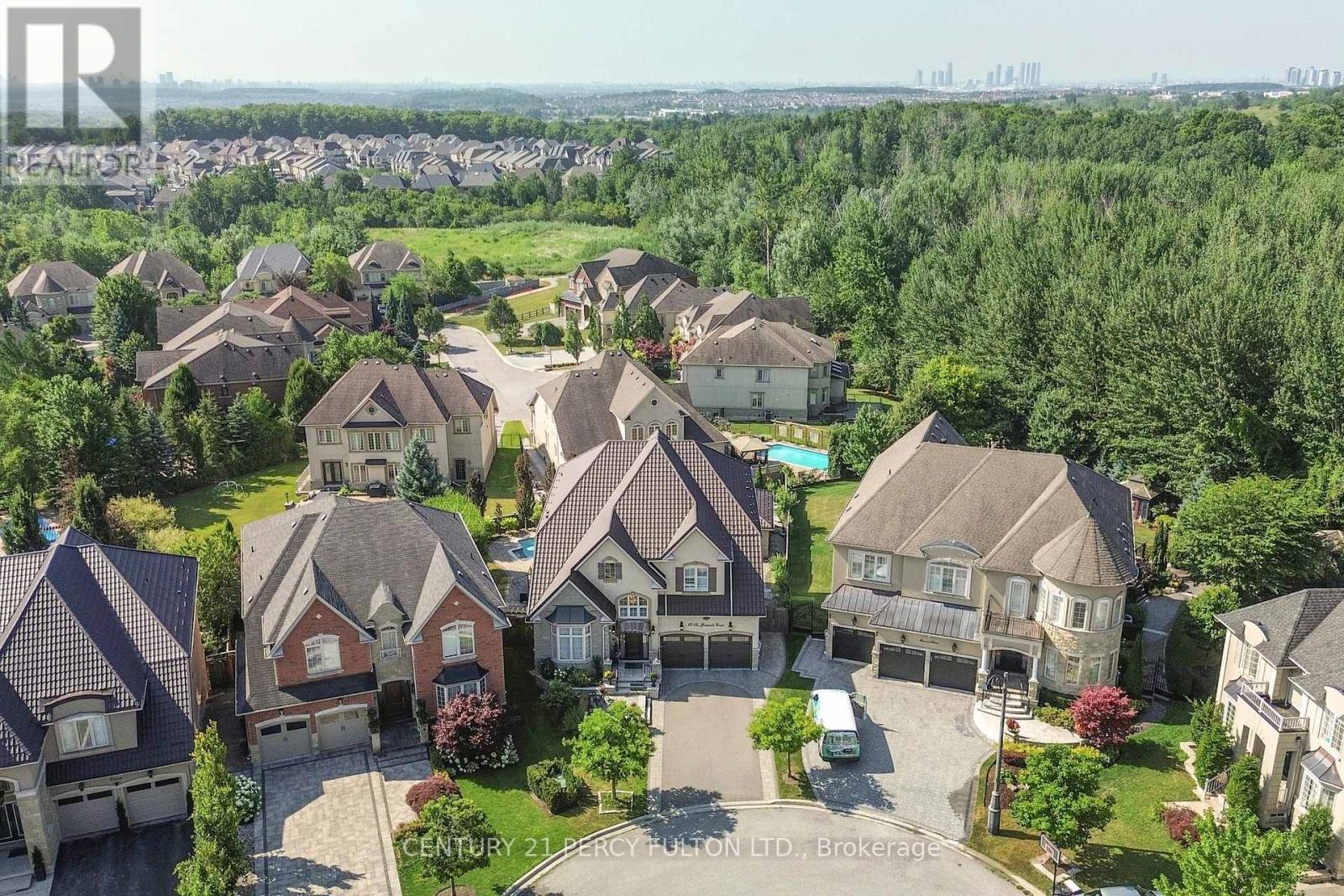 19 Sir Giancarlo Ct, Vaughan, ON L6A 0C6