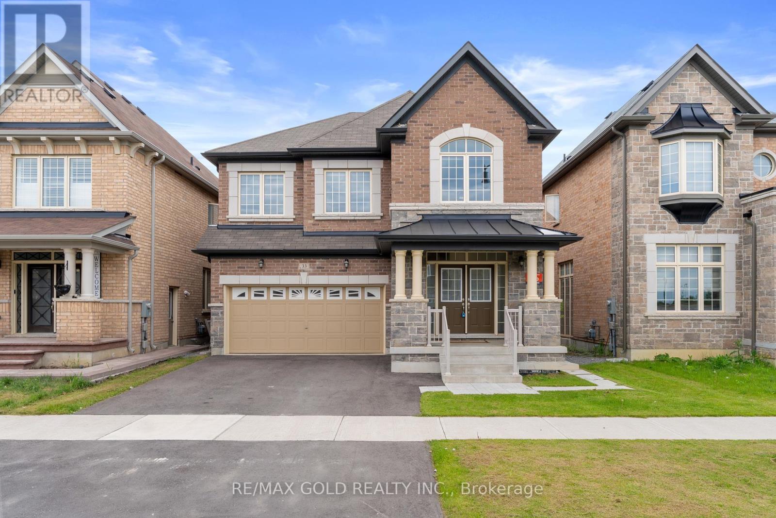 33 Tiger Cres, Brampton, ON L6R 0C8