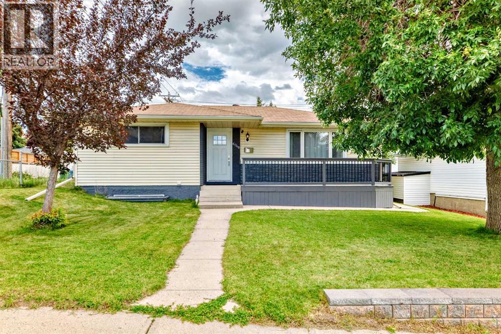 6048 Dalgetty Dr NW, Calgary, AB T3A 1J3