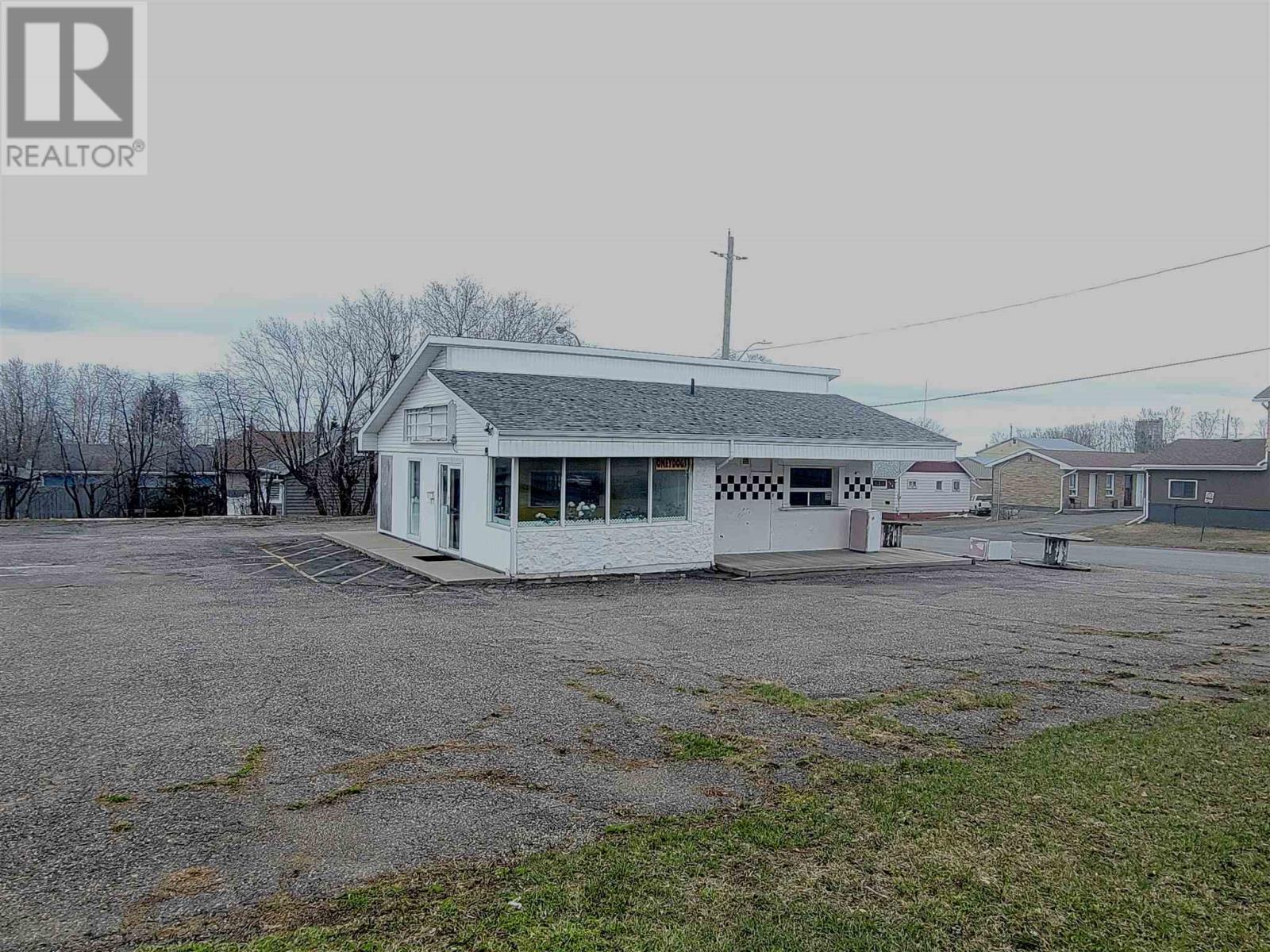 431 Cumberland St N, Thunder Bay, ON P7A 4R3