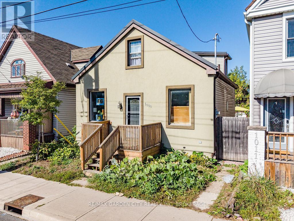 1009 Cannon St E, Hamilton, ON L8L 2H4