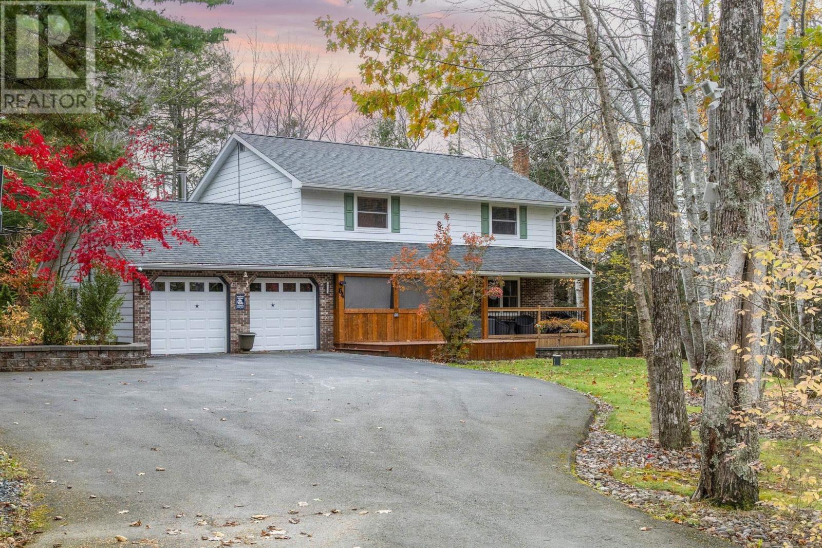 64 Carlheath, Wellington, NS B2T 1J4