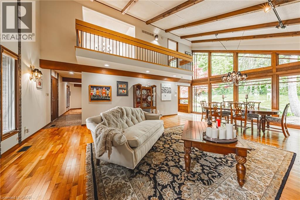128 Bunker Hill Dr, Hamilton, ON L8K 5X5