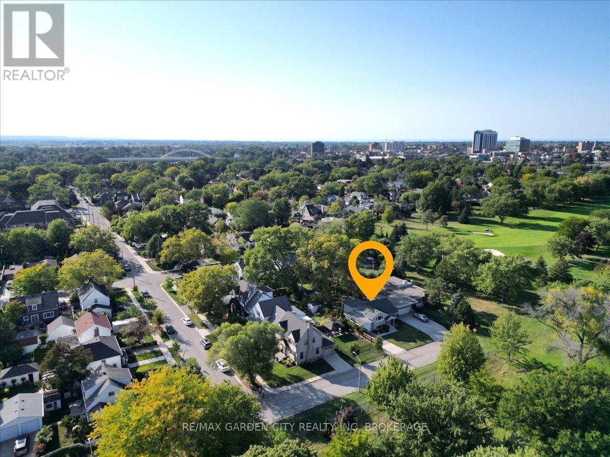 112 Riverdale Dr, St. Catharines Old Glenridge, ON L2R 3S4